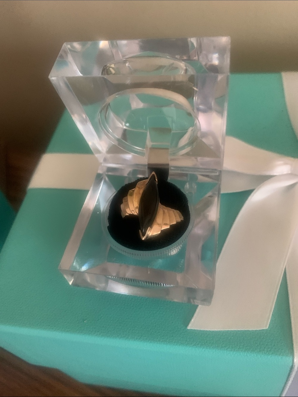 Vintage solid gold and onyx cocktail ring w guard 5/6